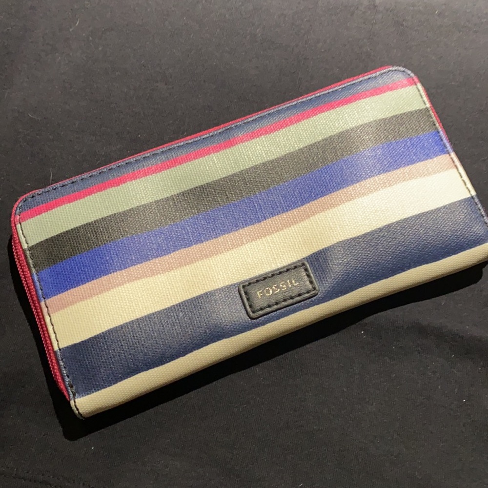 Fossil Wallet - image 1